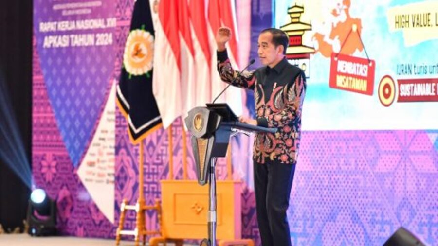 Buka Rakernas APKASI, Jokowi Ajak Kepala Daerah Kembangkan Potensi&nbsp;Lokal
